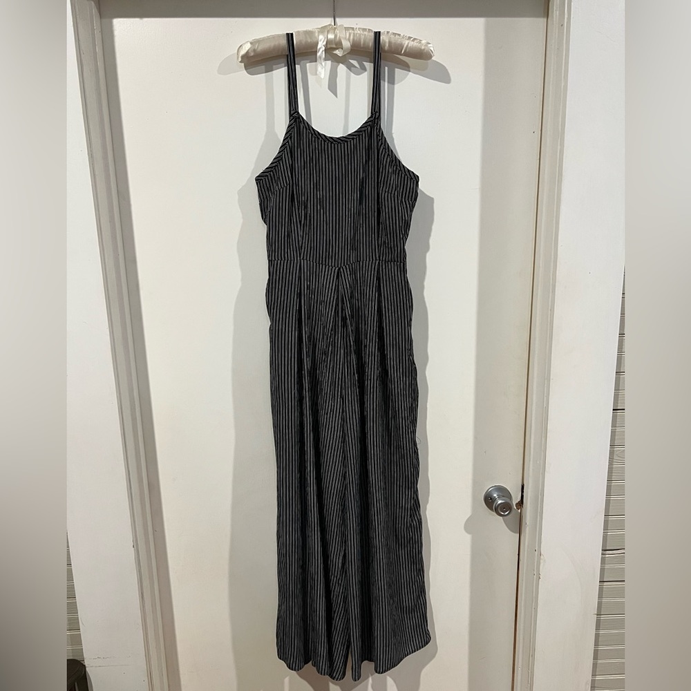 Very J wide leg jumpsuit, women’s size M